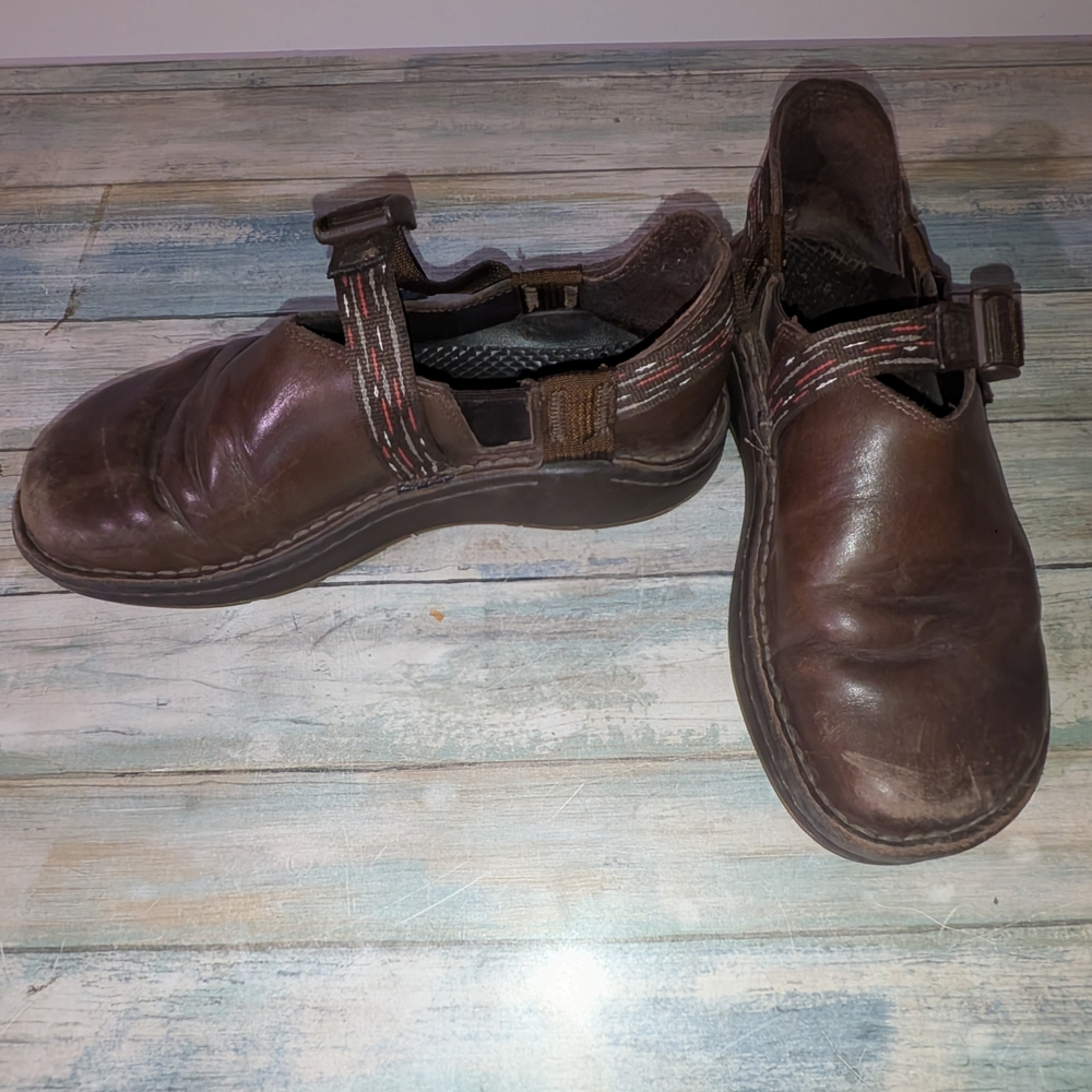 Chaco Brown Leather Flats with Striped Accents